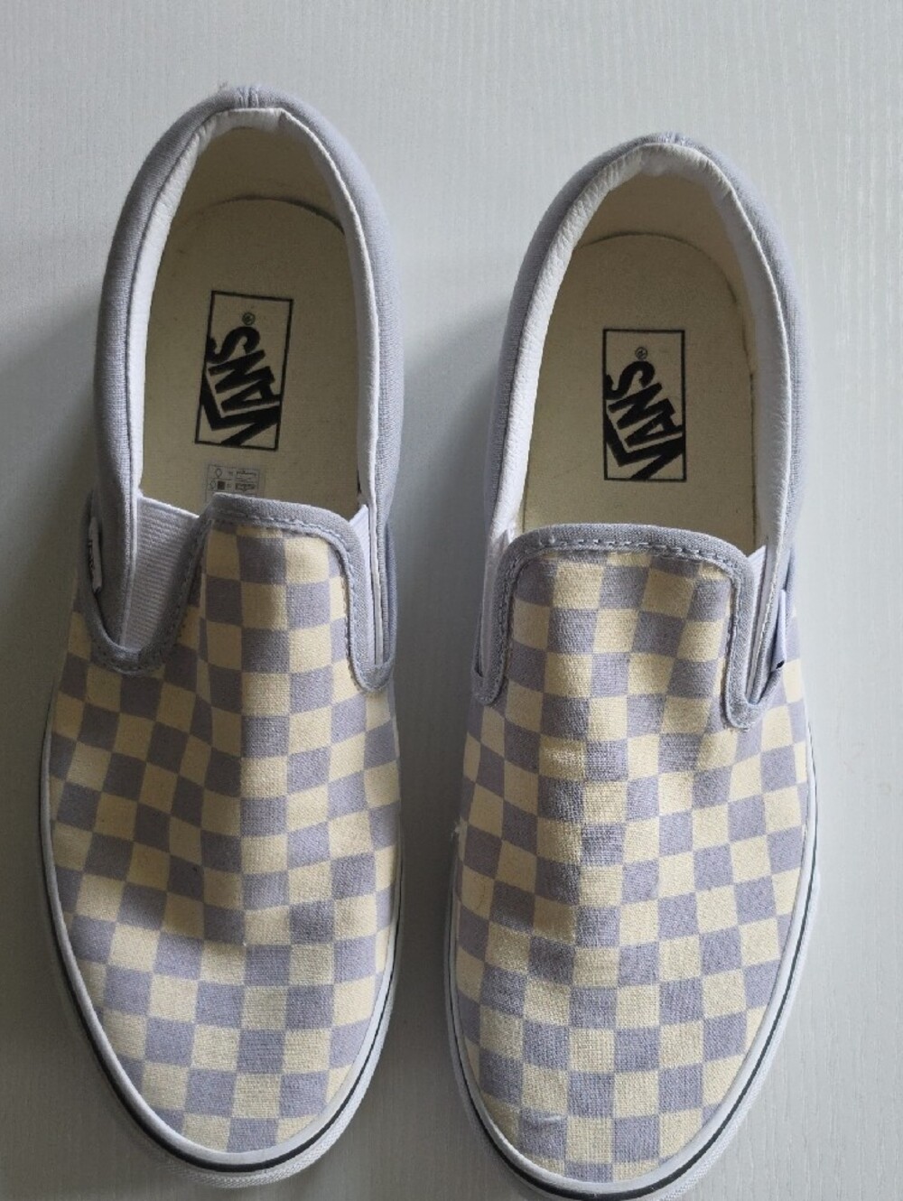 Mens Vans Slip-On Checkerboard Sneakers in Light Gray and Cream Like New - Picture 2 of 5
